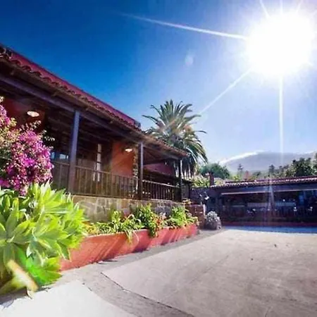 Villa The Palm Rural Beachside *