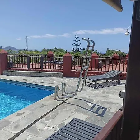Villa The Palm Rural Beachside *